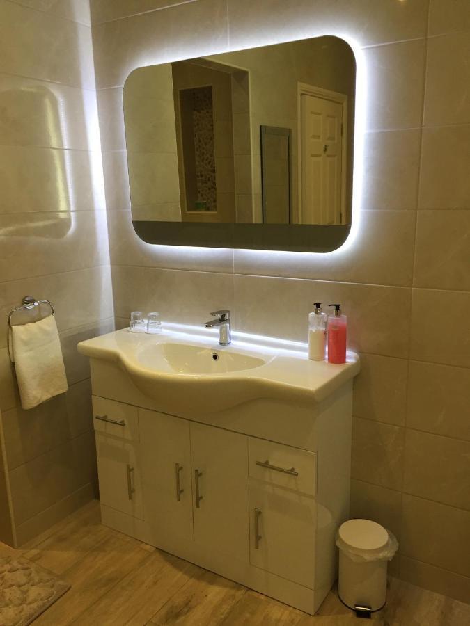 Mulberry Lodge Guest House Ballyhaunis Bagian luar foto