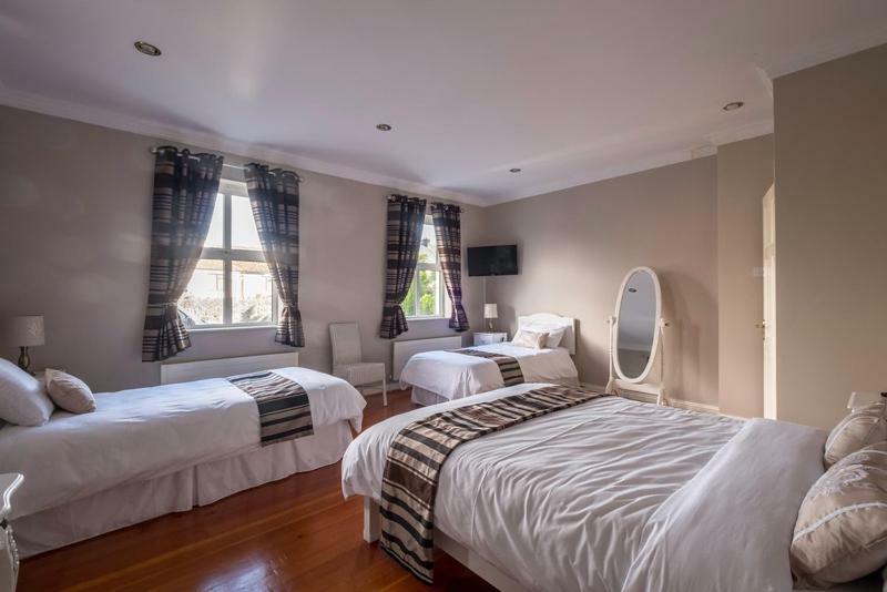 Mulberry Lodge Guest House Ballyhaunis Bagian luar foto